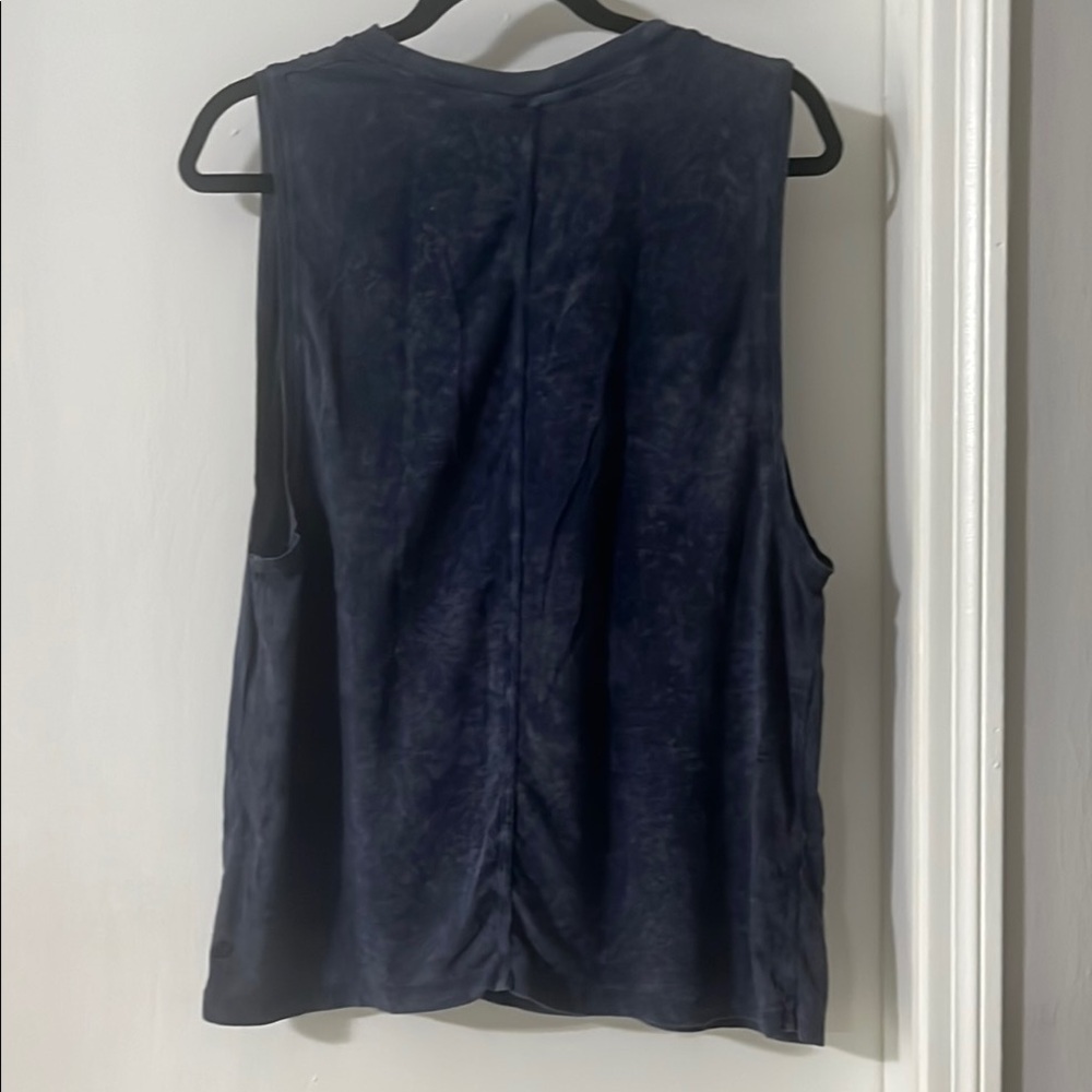 Lululemon men Black Sleeveless Top with Blue Lightning Bolt - Picture 2 of 5